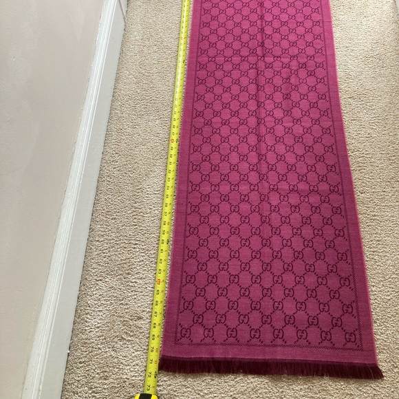 Authentic Gucci Wool Scarf - Picture 2 of 15